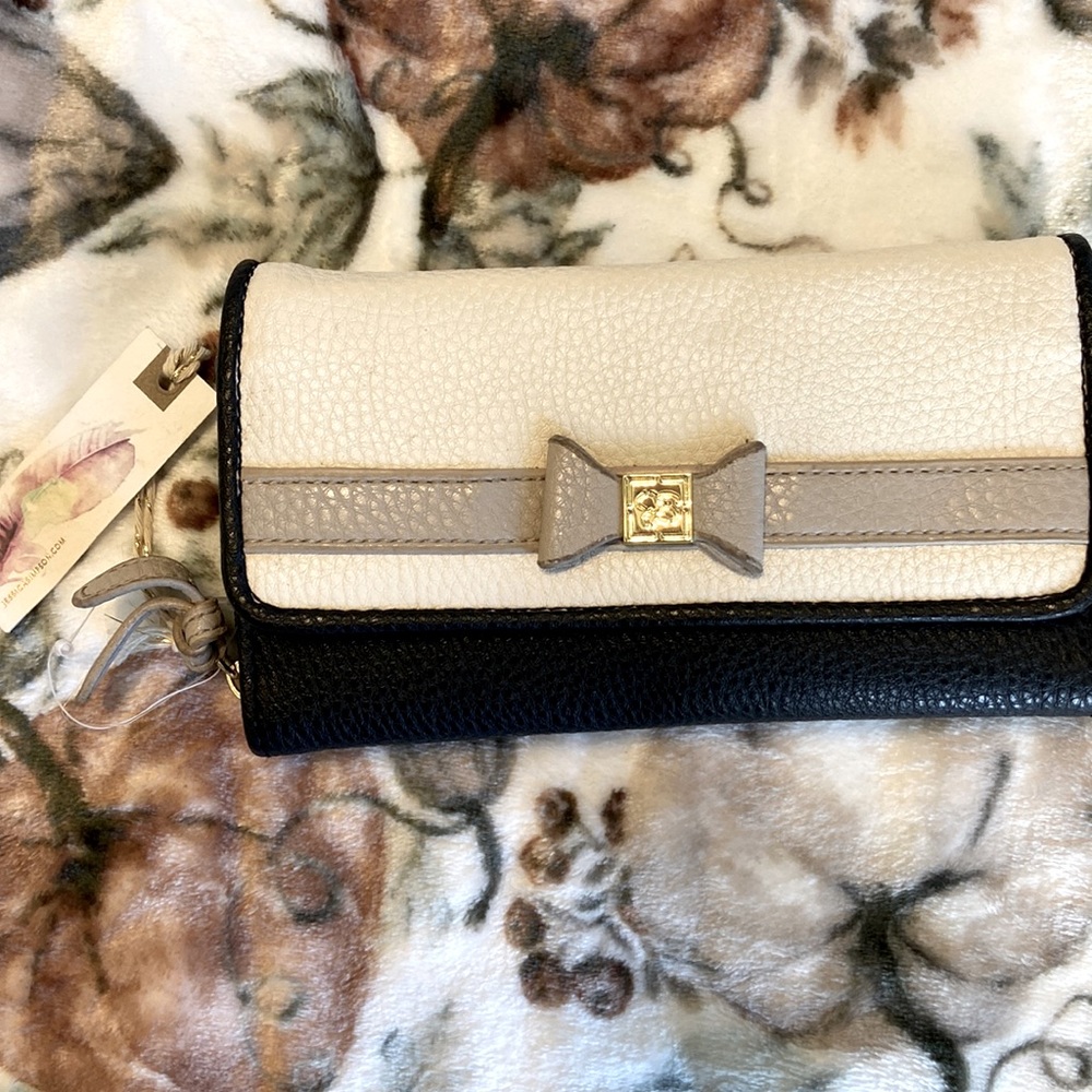 Jessica Simpson wallet